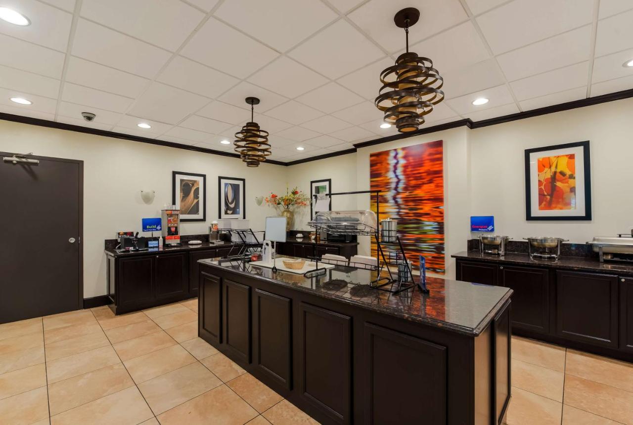 Best Western Executive Hotel New Haven-Уест Хейвън Екстериор снимка