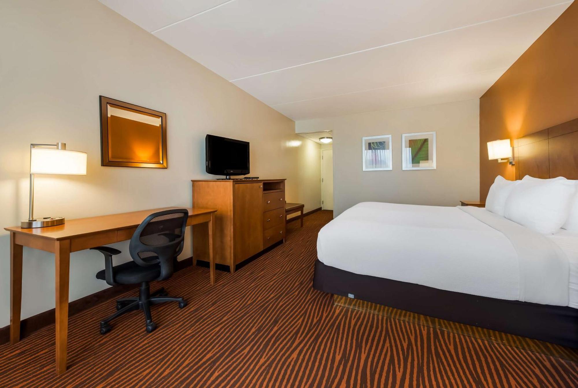 Best Western Executive Hotel New Haven-Уест Хейвън Екстериор снимка
