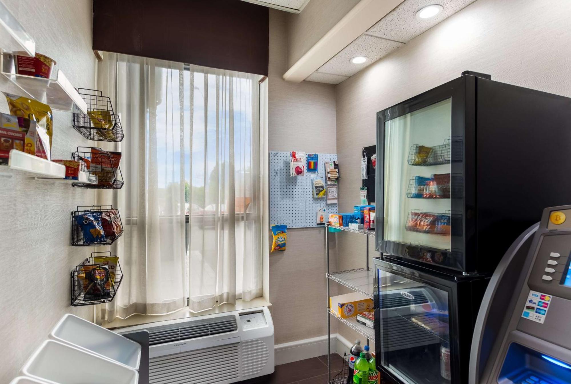 Best Western Executive Hotel New Haven-Уест Хейвън Екстериор снимка